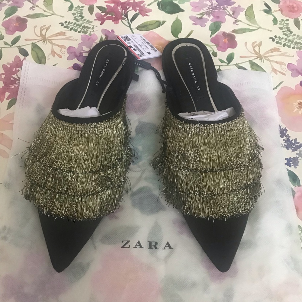 NWT Zara Flat mules with Fringe. Size 6.5